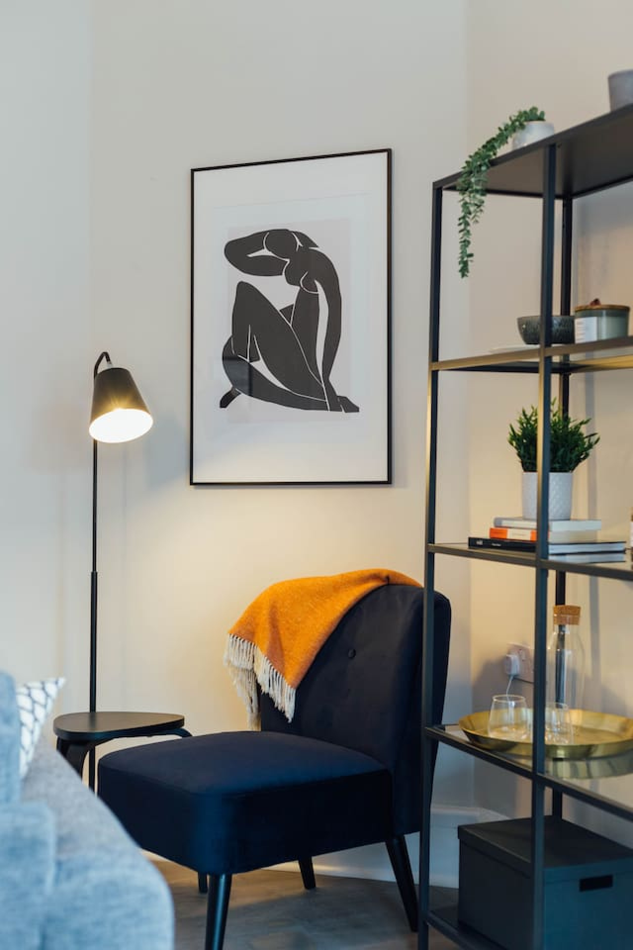 Stylish Stirling Apartment - free parking in 13 Douglas Street B - Property image 12 - VivreStays