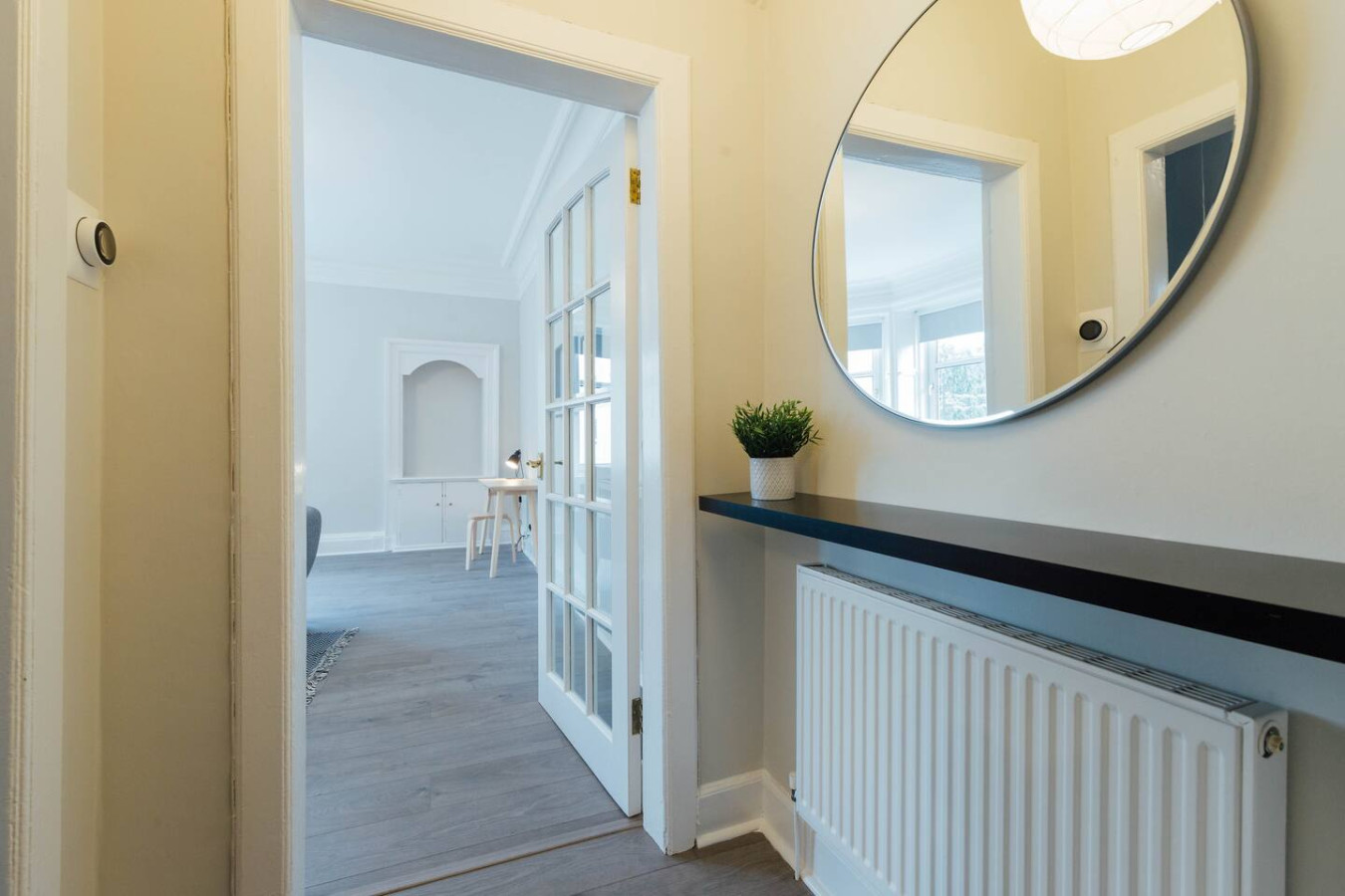 Stylish Stirling Apartment - free parking in 13 Douglas Street B - Property image 35 - VivreStays