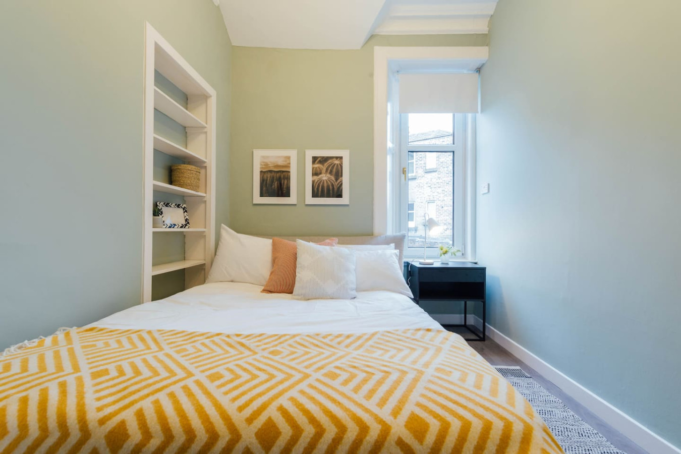 Stylish Stirling Apartment - free parking in 13 Douglas Street B - Property image 19 - VivreStays