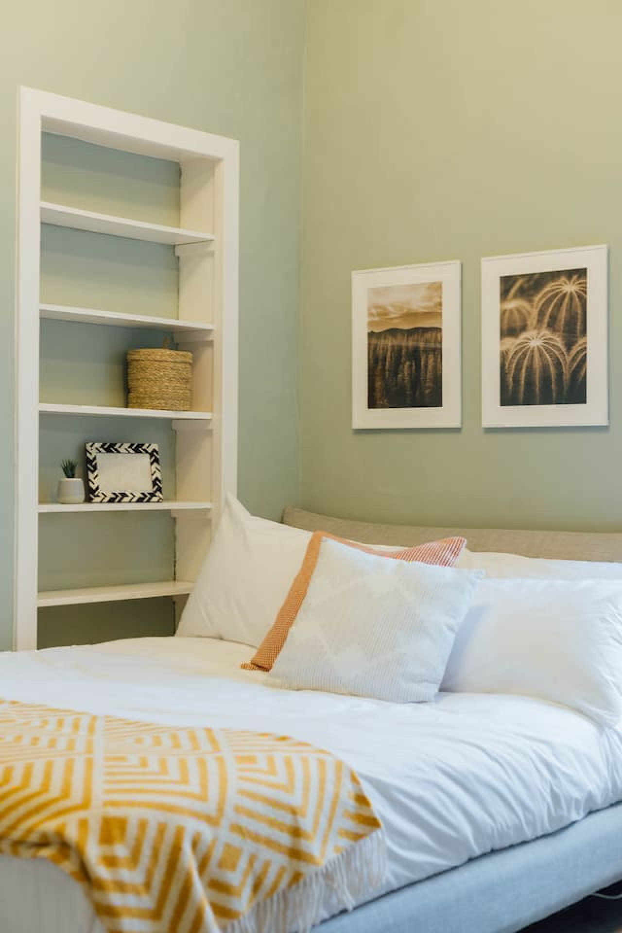 Stylish Stirling Apartment - free parking in 13 Douglas Street B - Property image 20 - VivreStays