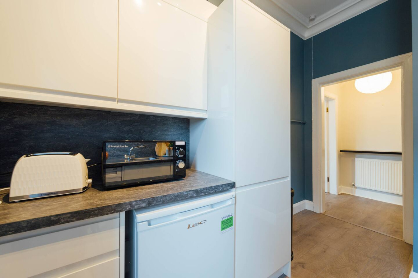 Stylish Stirling Apartment - free parking in 13 Douglas Street B - Property image 23 - VivreStays