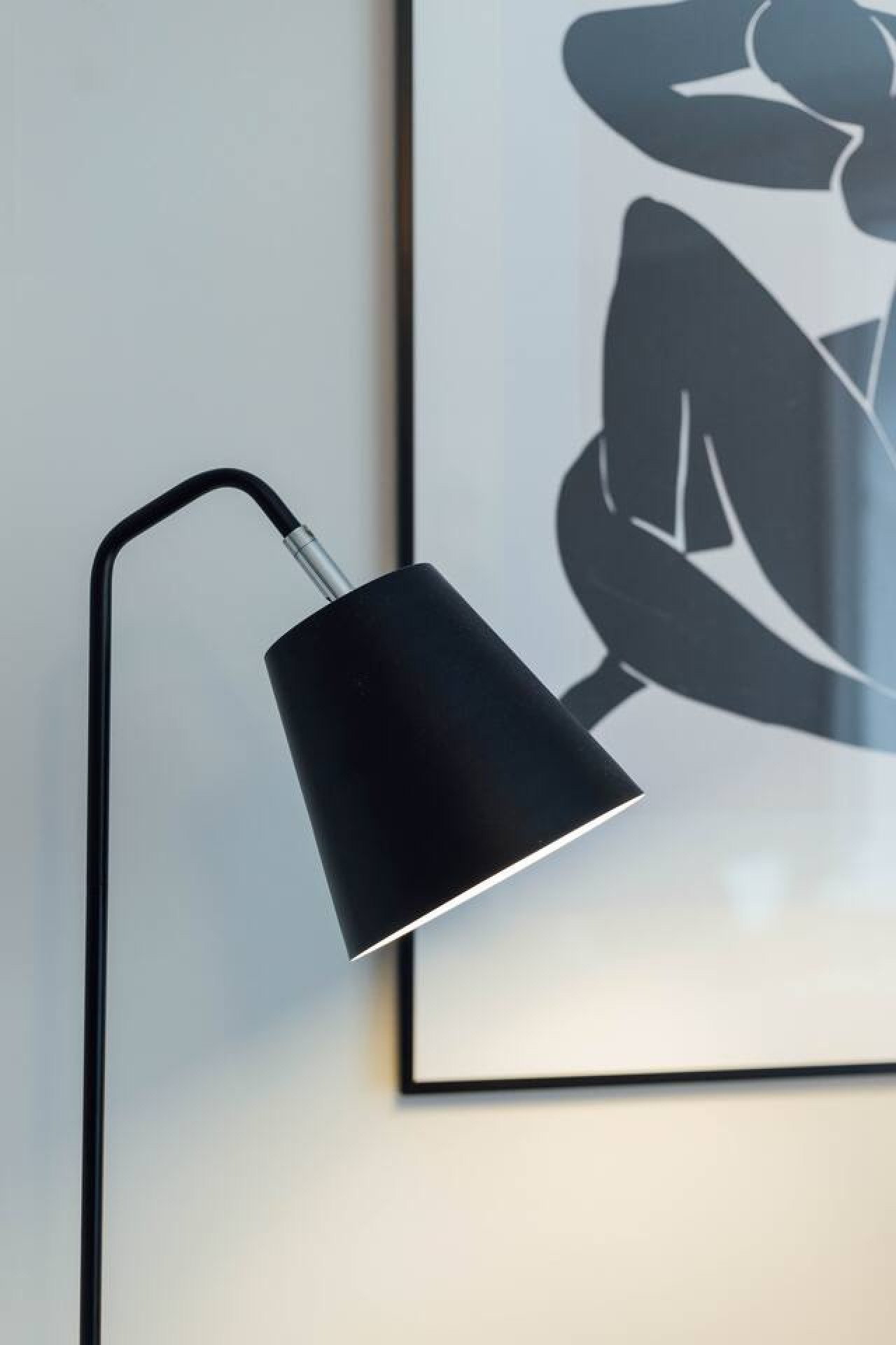 Stylish Stirling Apartment - free parking in 13 Douglas Street B - Property image 36 - VivreStays