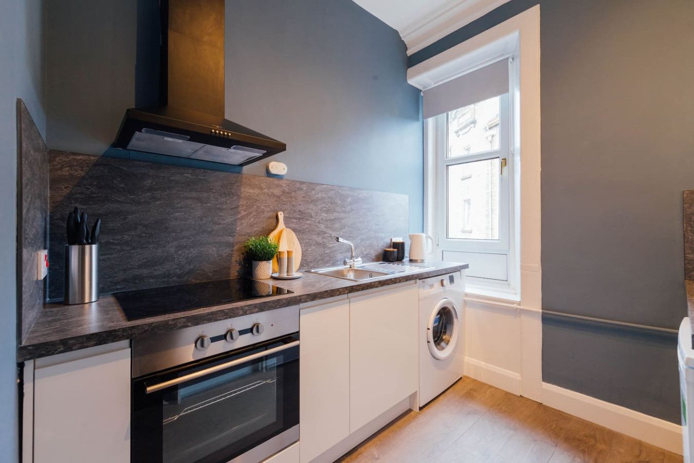Stylish Stirling Apartment - free parking in 13 Douglas Street B - Property image 22 - VivreStays