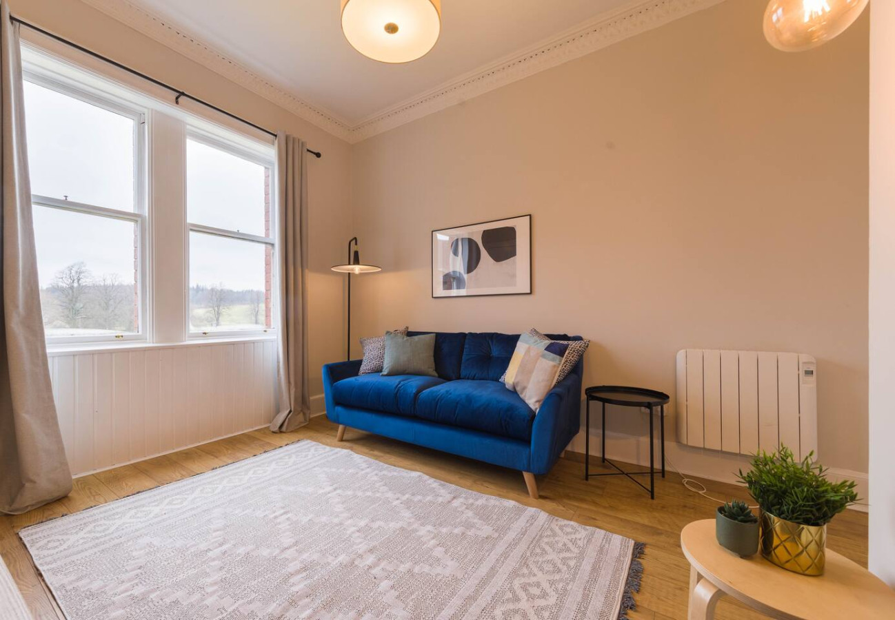 The Trossachs Apartment - Free Parking in 12 King Street - Property image 21 - VivreStays