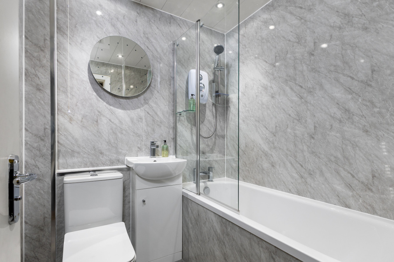 The Trossachs Apartment - Free Parking in 12 King Street - Property image 25 - VivreStays