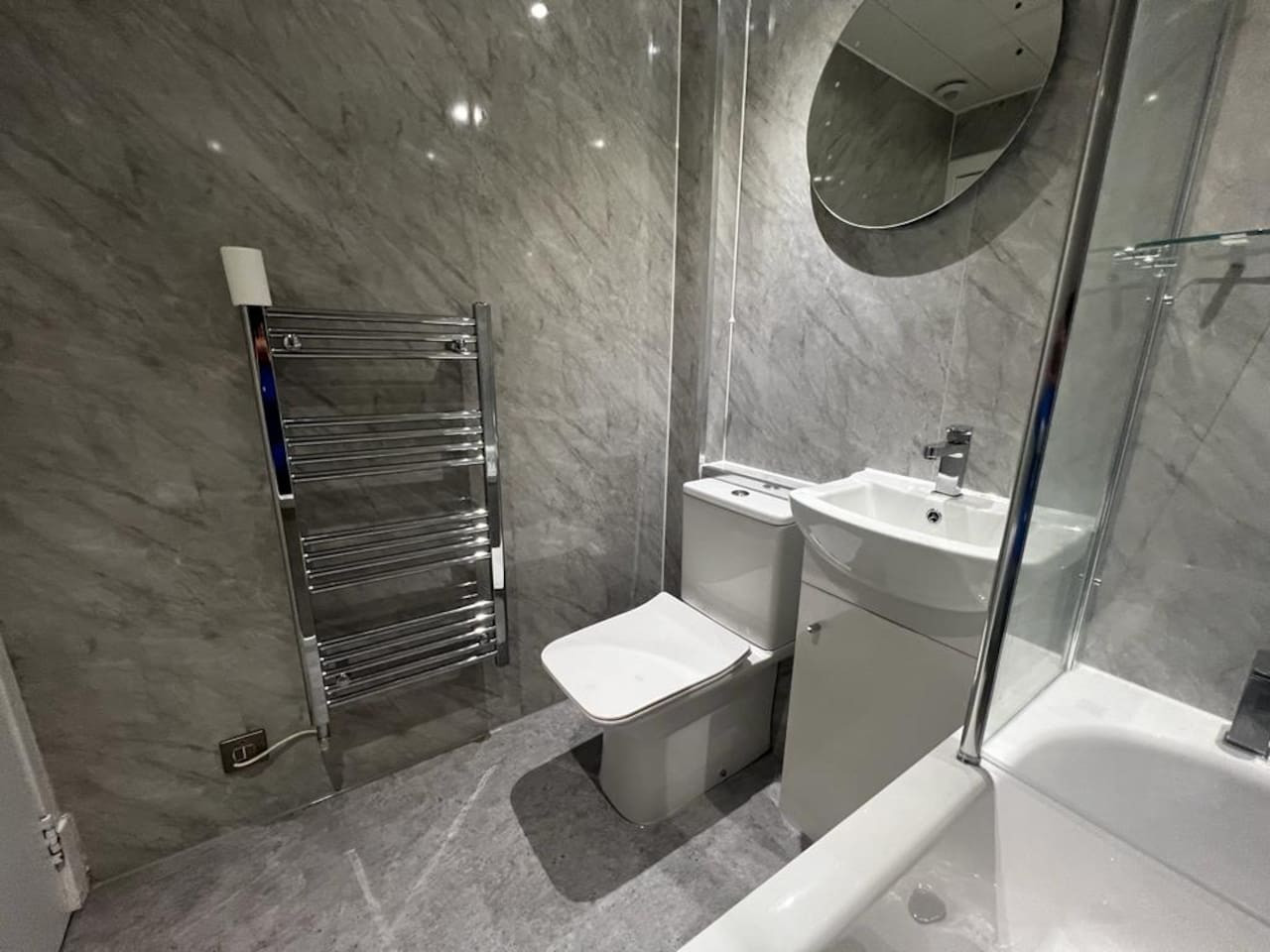 The Trossachs Apartment - Free Parking in 12 King Street - Property image 15 - VivreStays