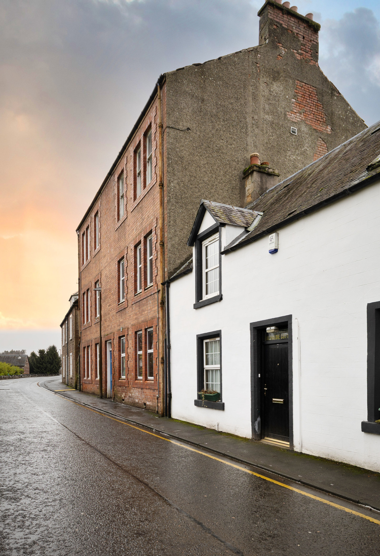 The Trossachs Apartment - Free Parking in 12 King Street - Property image 29 - VivreStays
