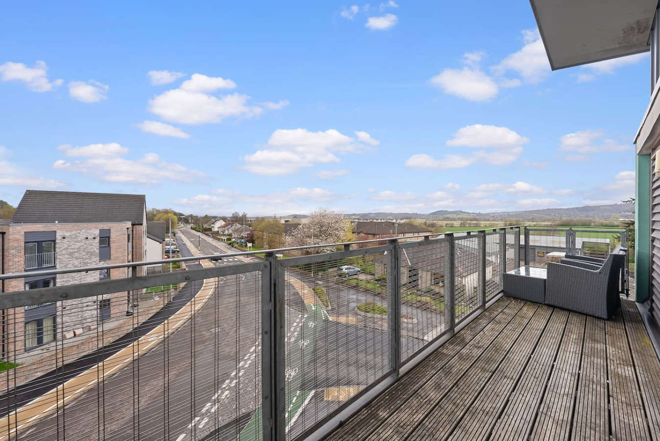 Wallace View 2 bedroom penthouse with free parking in 140 Raploch Road, FK81RS - Property image 38 - VivreStays