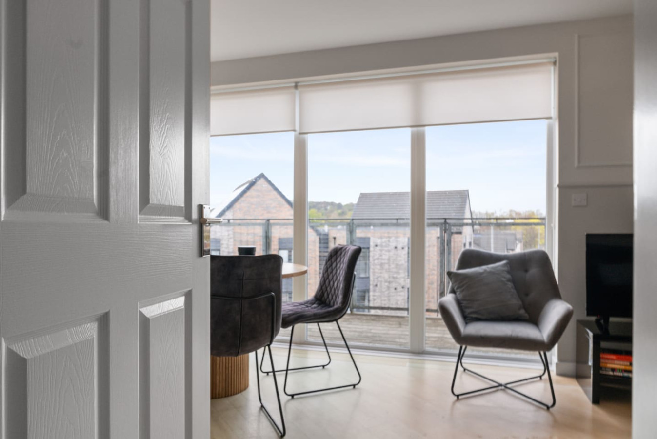Wallace View 2 bedroom penthouse with free parking in 140 Raploch Road, FK81RS - Property image 36 - VivreStays