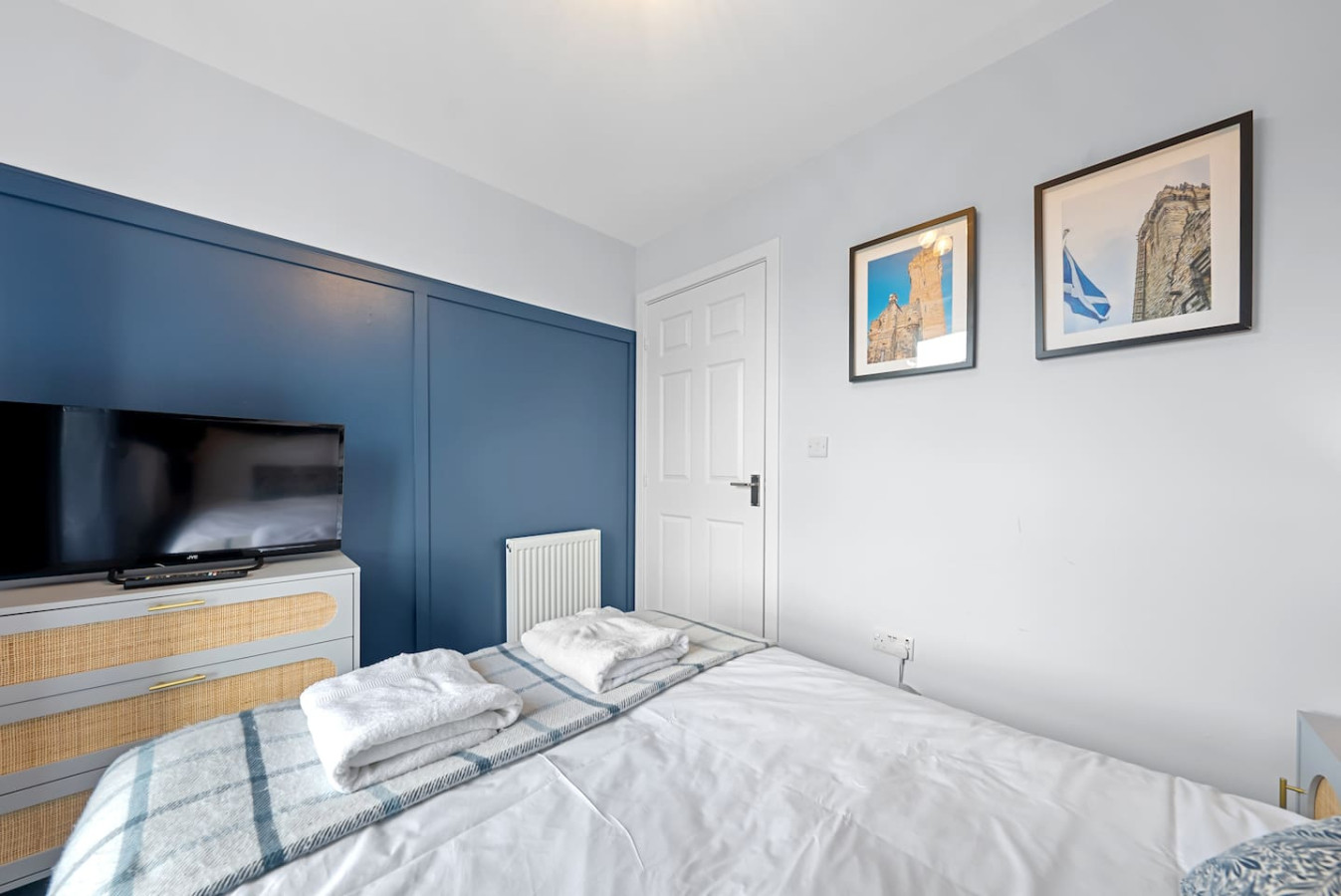 Wallace View 2 bedroom penthouse with free parking in 140 Raploch Road, FK81RS - Property image 35 - VivreStays