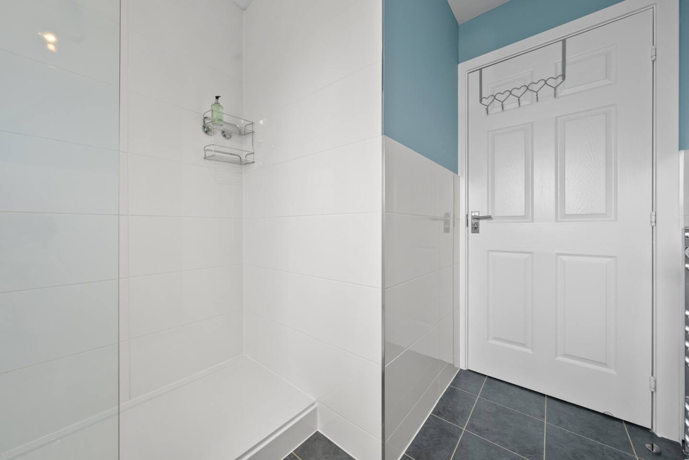 Wallace View 2 bedroom penthouse with free parking in 140 Raploch Road, FK81RS - Property image 43 - VivreStays