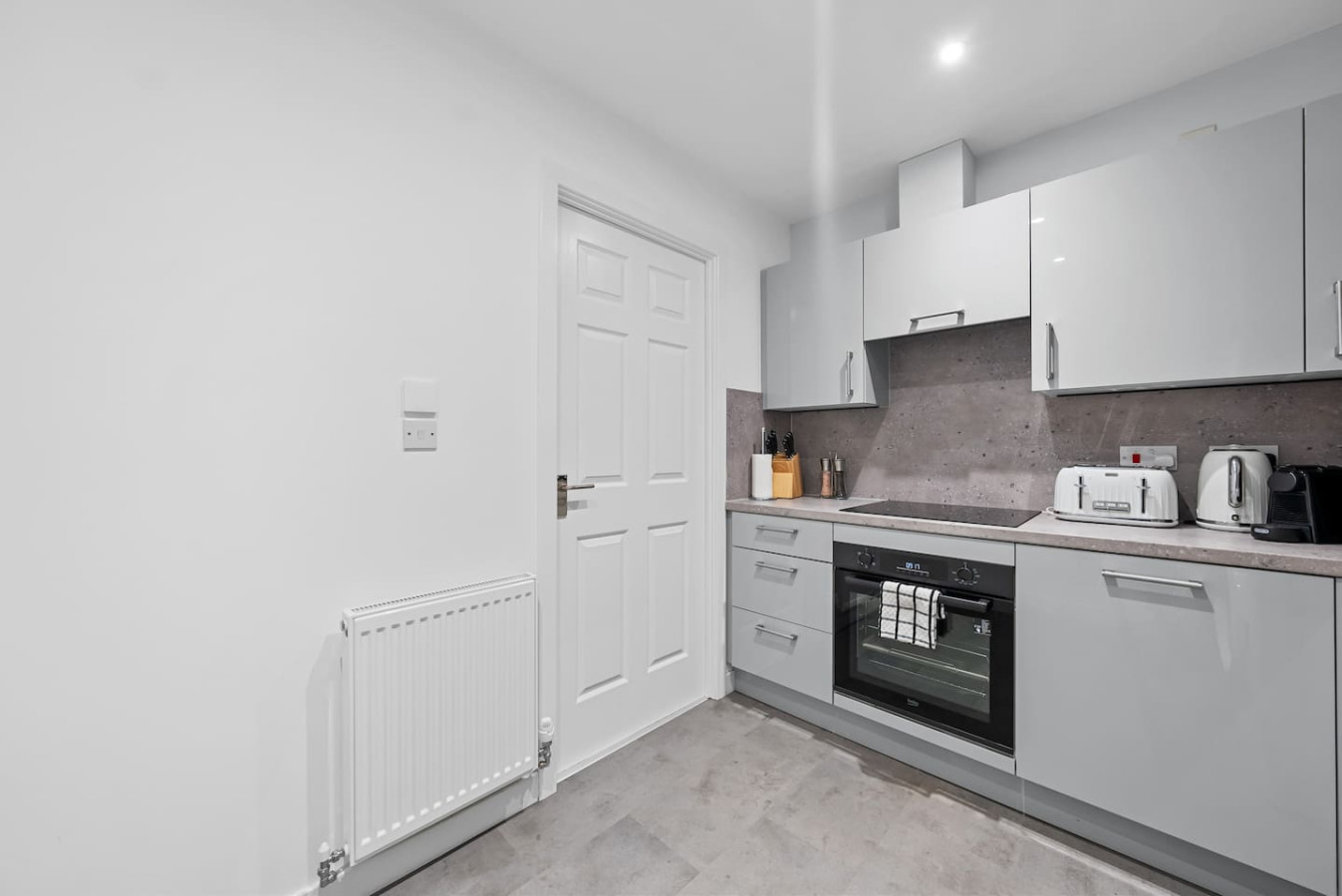 Wallace View 2 bedroom penthouse with free parking in 140 Raploch Road, FK81RS - Property image 24 - VivreStays