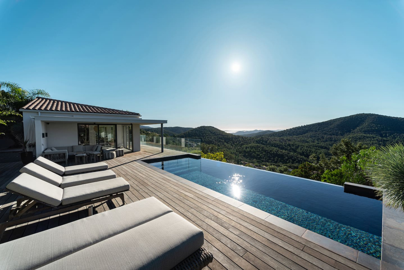 La Croix Du Sud — villa avec piscine à débordement dans le Var
