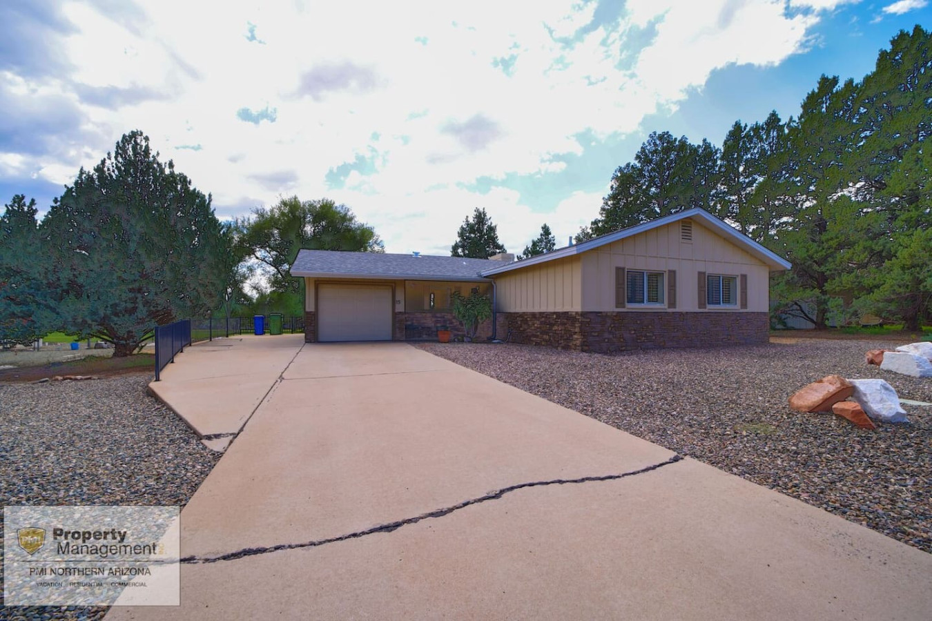 Charming Golf Course Retreat - Cozy Vintage Escape - Prescott, AZ