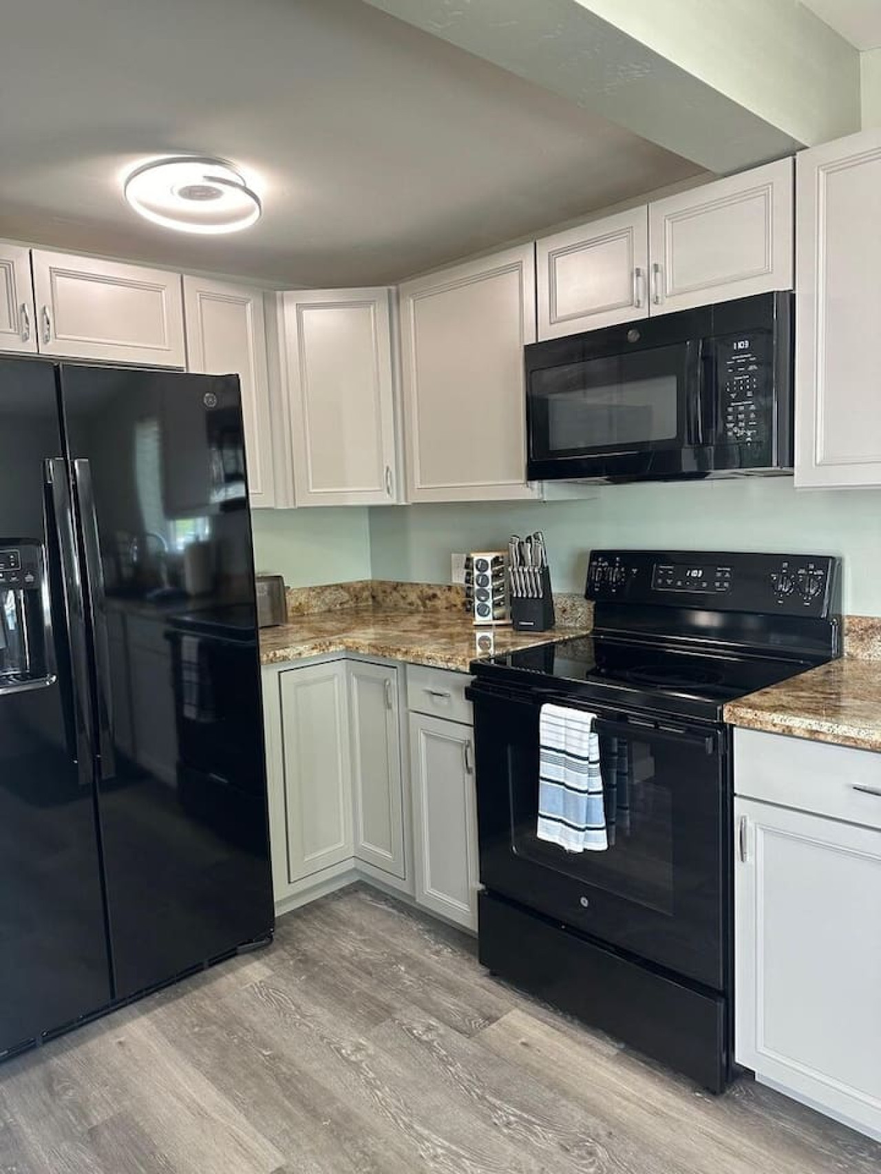 Modern Respite With Wifi And Private Yard - Stylish Downtown Escape - Prescott, AZ