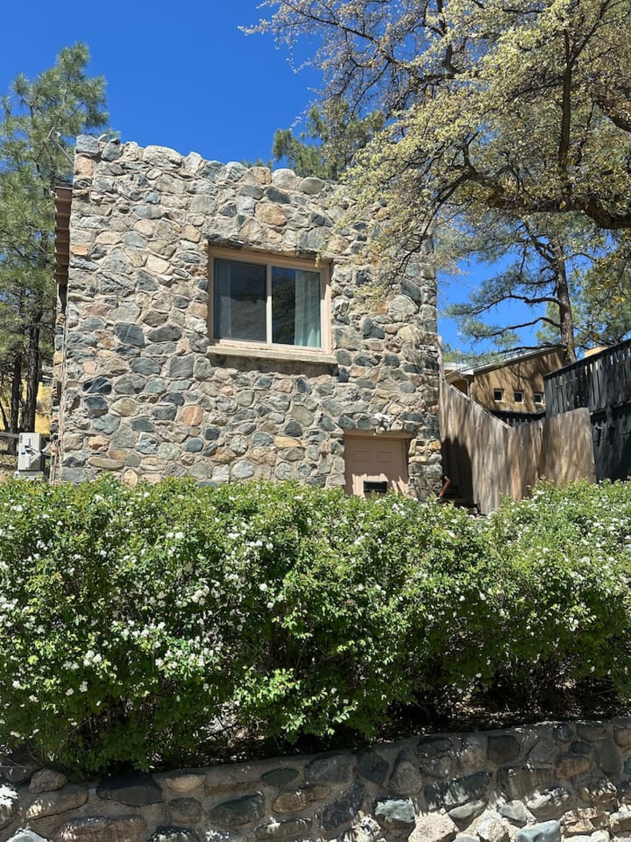 Cozy Kitchenette And Smart Tv - Inviting Studio Retreat - Prescott