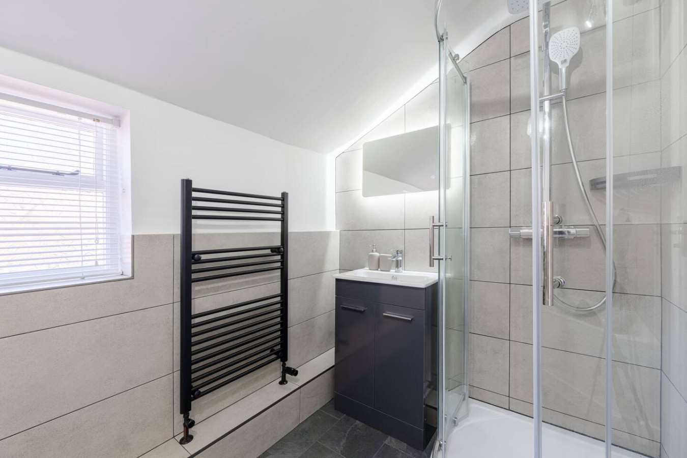 Prime Location Cottage, Southwold Gem, Sleeps 8, photo 12