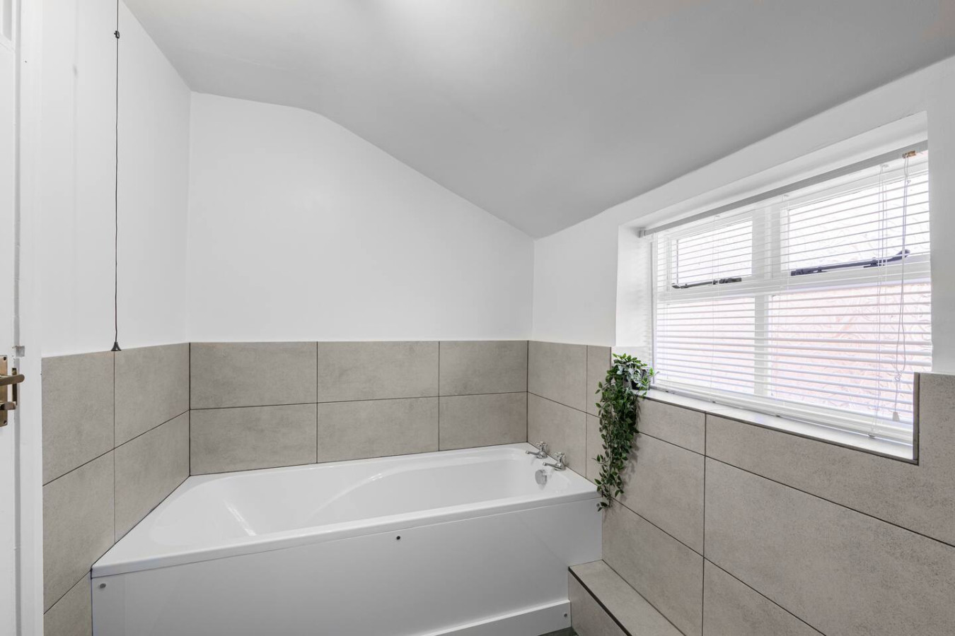 Prime Location Cottage, Southwold Gem, Sleeps 8, photo 13