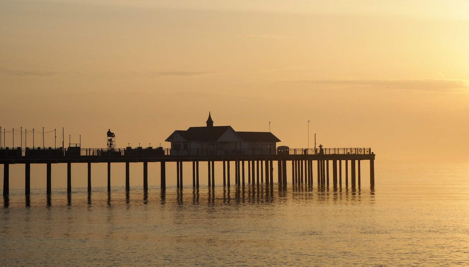 04-pier-misty-silhouette-david-jones.jpg