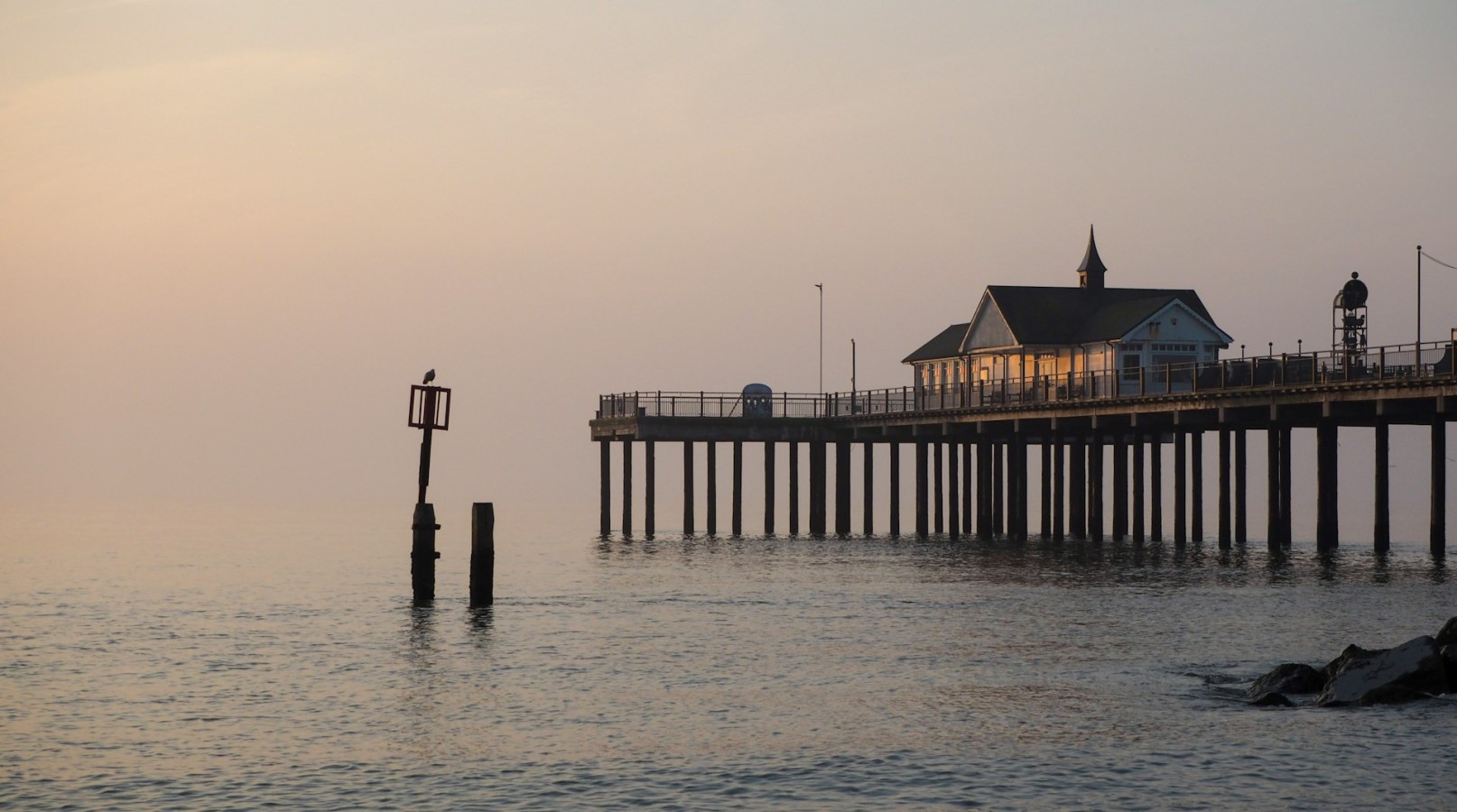 05-pier-misty-pavilion-david-jones.jpg