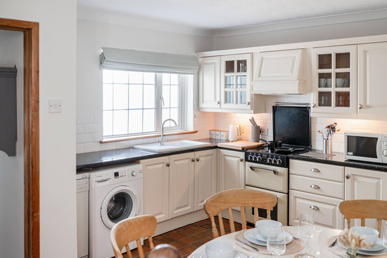 3 Bedroom Suffolk Cottage, Entire Home + Parking, photo 13