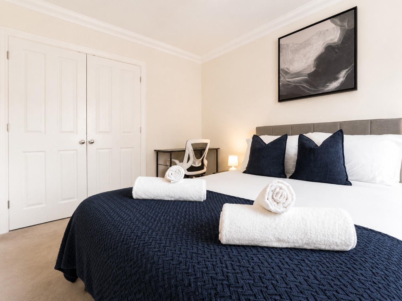 14 Minutes To Sizewell, 3 Bedrooms + Parking, photo 2