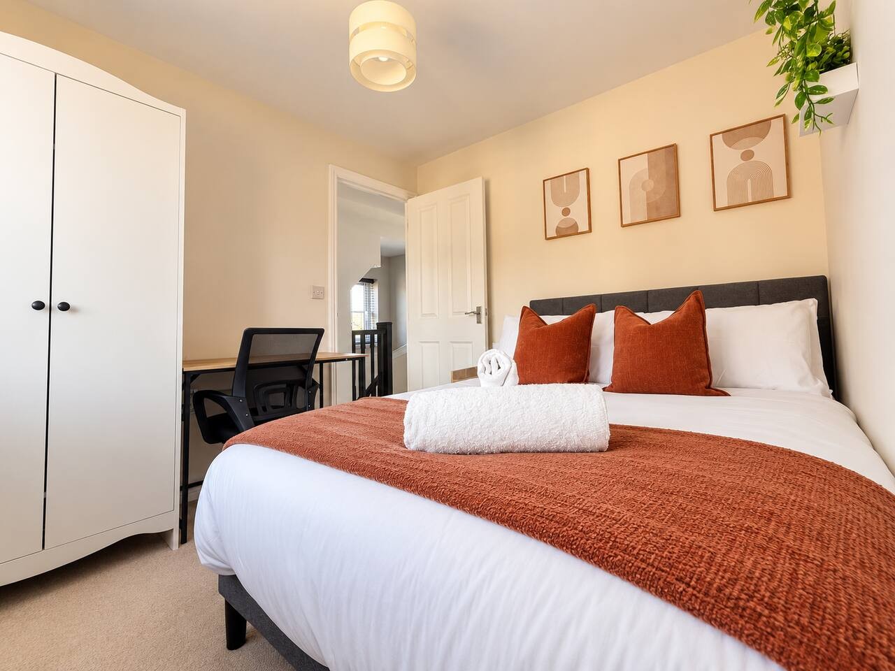 Sizewell Contractors 5Beds Parking Long Stay Deals, photo 13