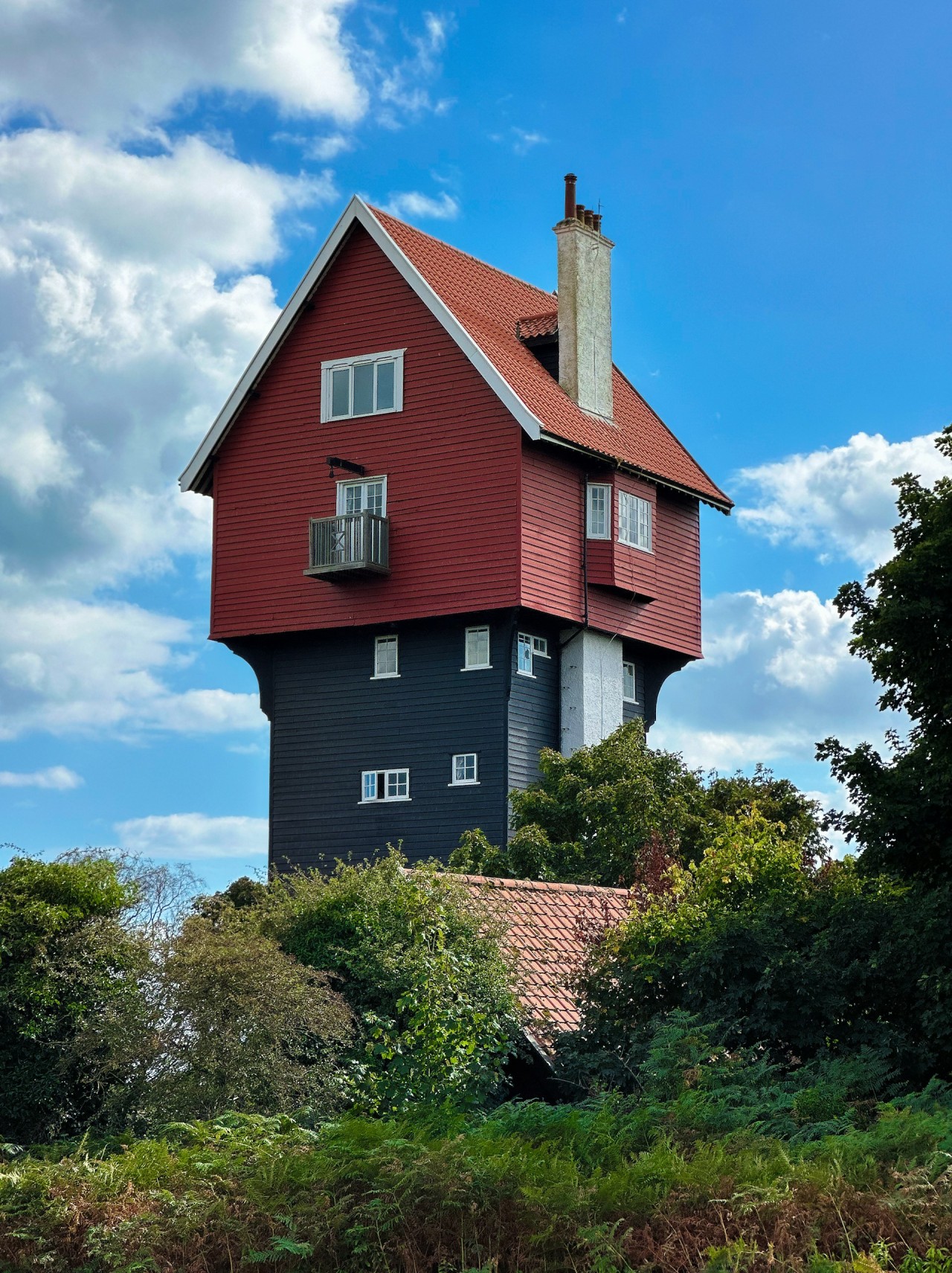 03-thorpeness-house-in-clouds-william-warby.jpg