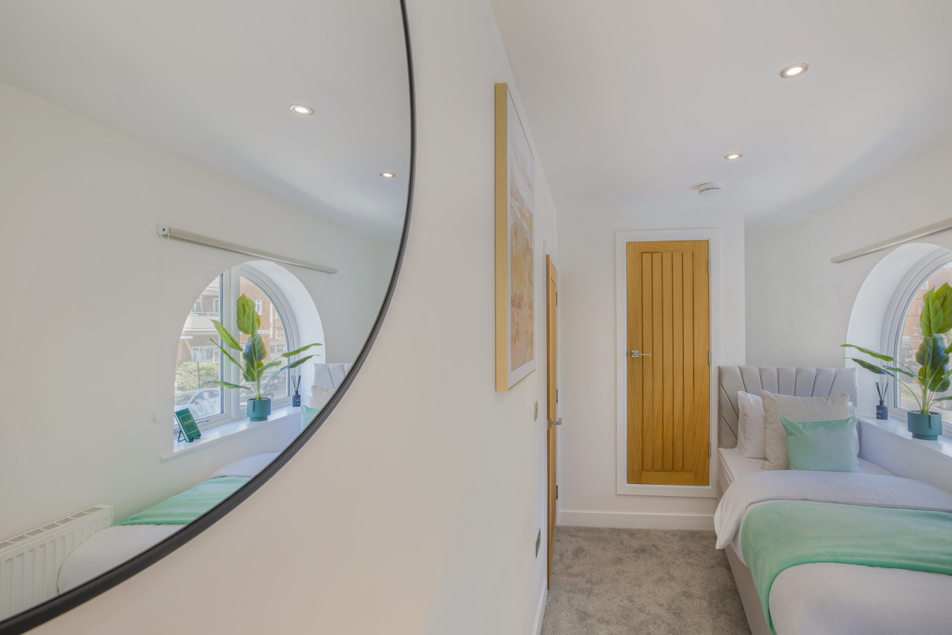 Spacious 3BR Hove Home • Sleeps 8 • Free Parking in Eaton Road - Property image 15 - VivreStays