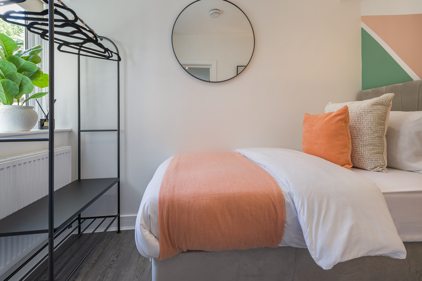 Spacious 3BR Hove Home • Sleeps 8 • Free Parking in Eaton Road - Property image 21 - VivreStays