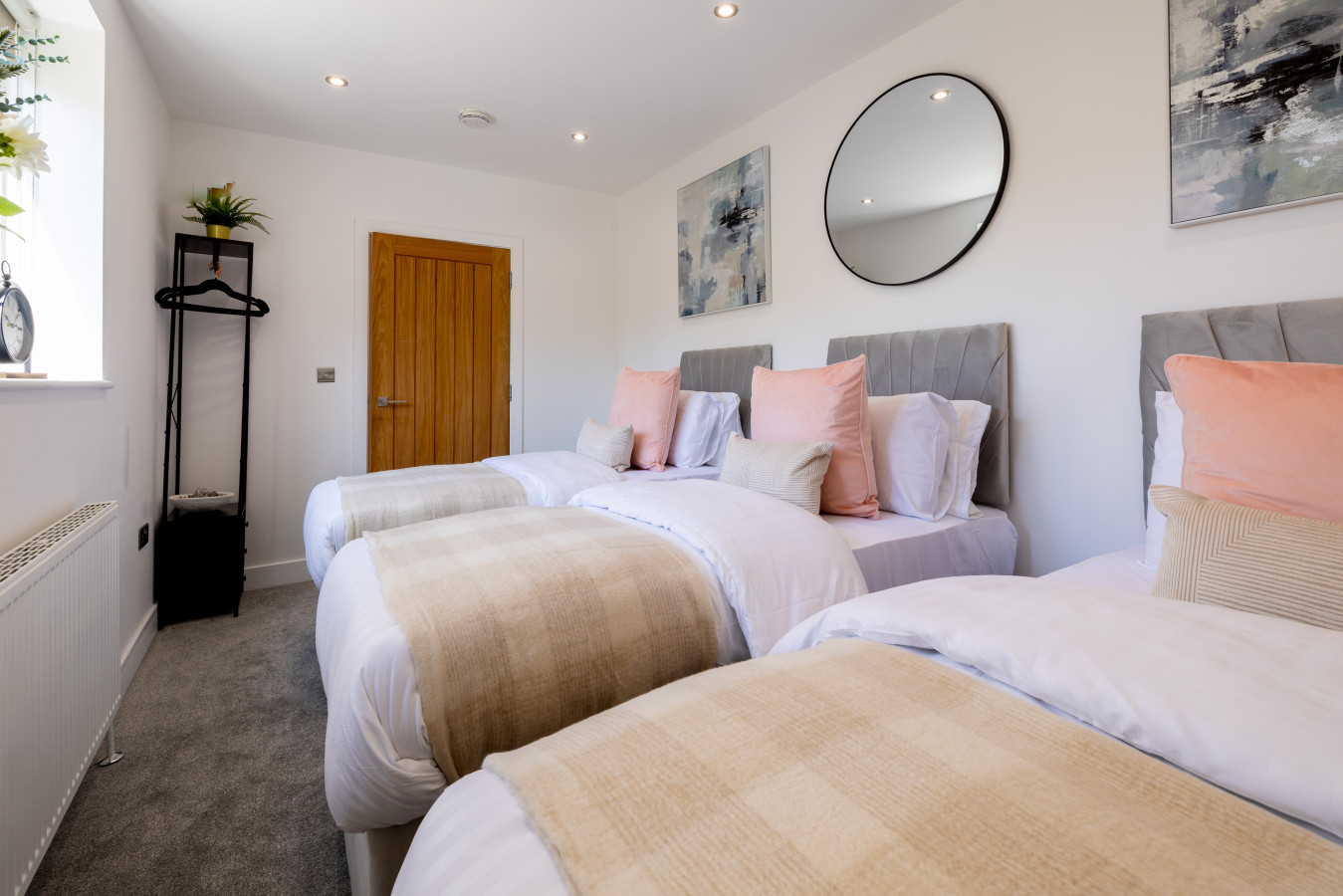 Spacious 3BR Hove Home • Sleeps 8 • Free Parking in Eaton Road - Property image 4 - VivreStays