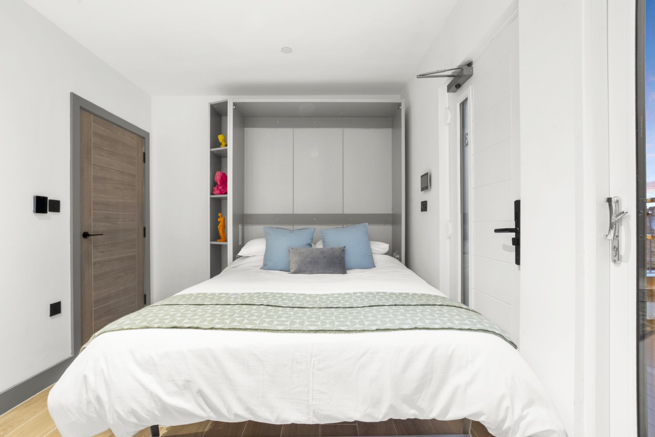Finchley Penthouse | Sleeps 8 | Long Stay Discount | LDN in Ballards Lane - Property image 27 - VivreStays