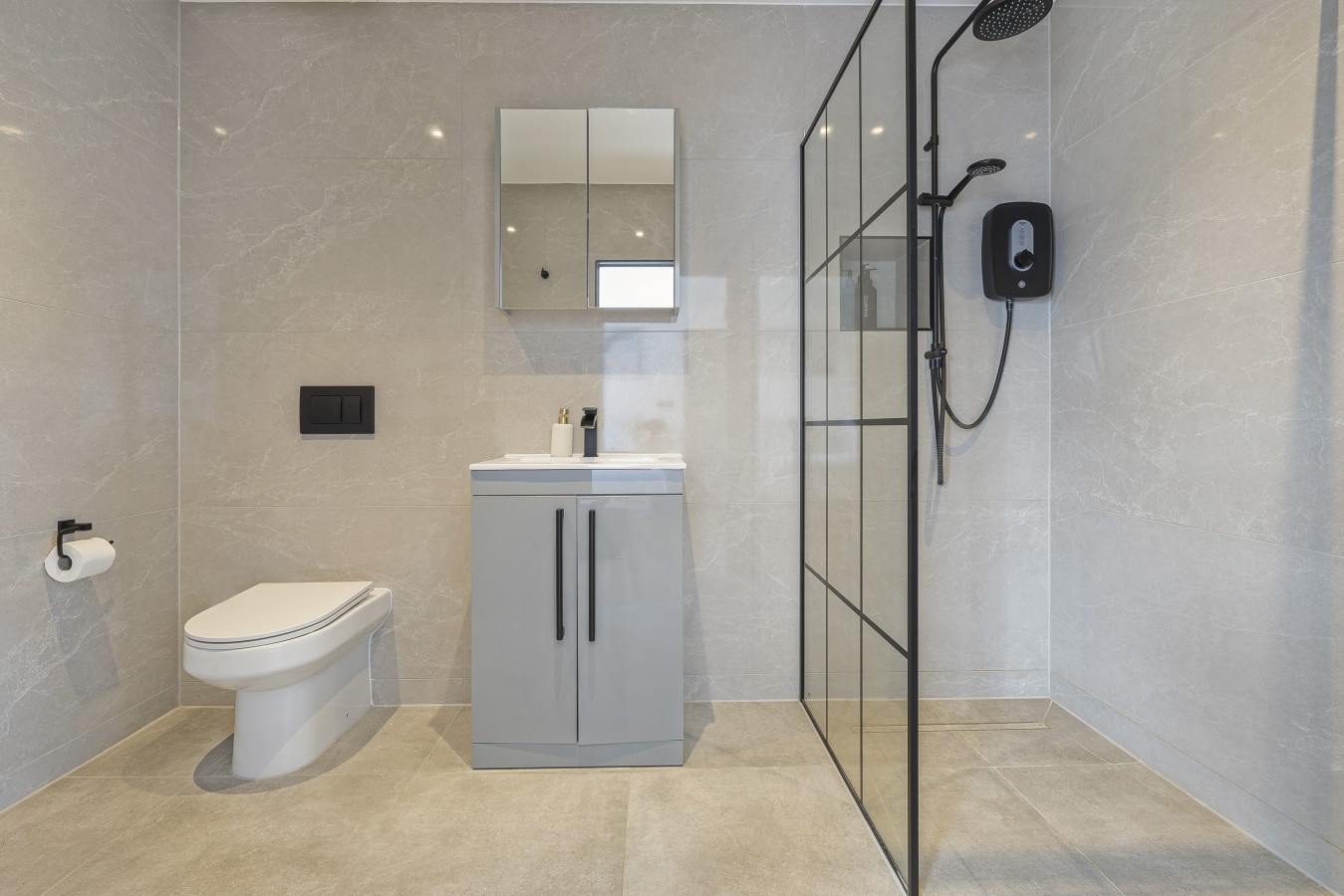 Finchley Penthouse | Sleeps 8 | Long Stay Discount | LDN in Ballards Lane - Property image 30 - VivreStays
