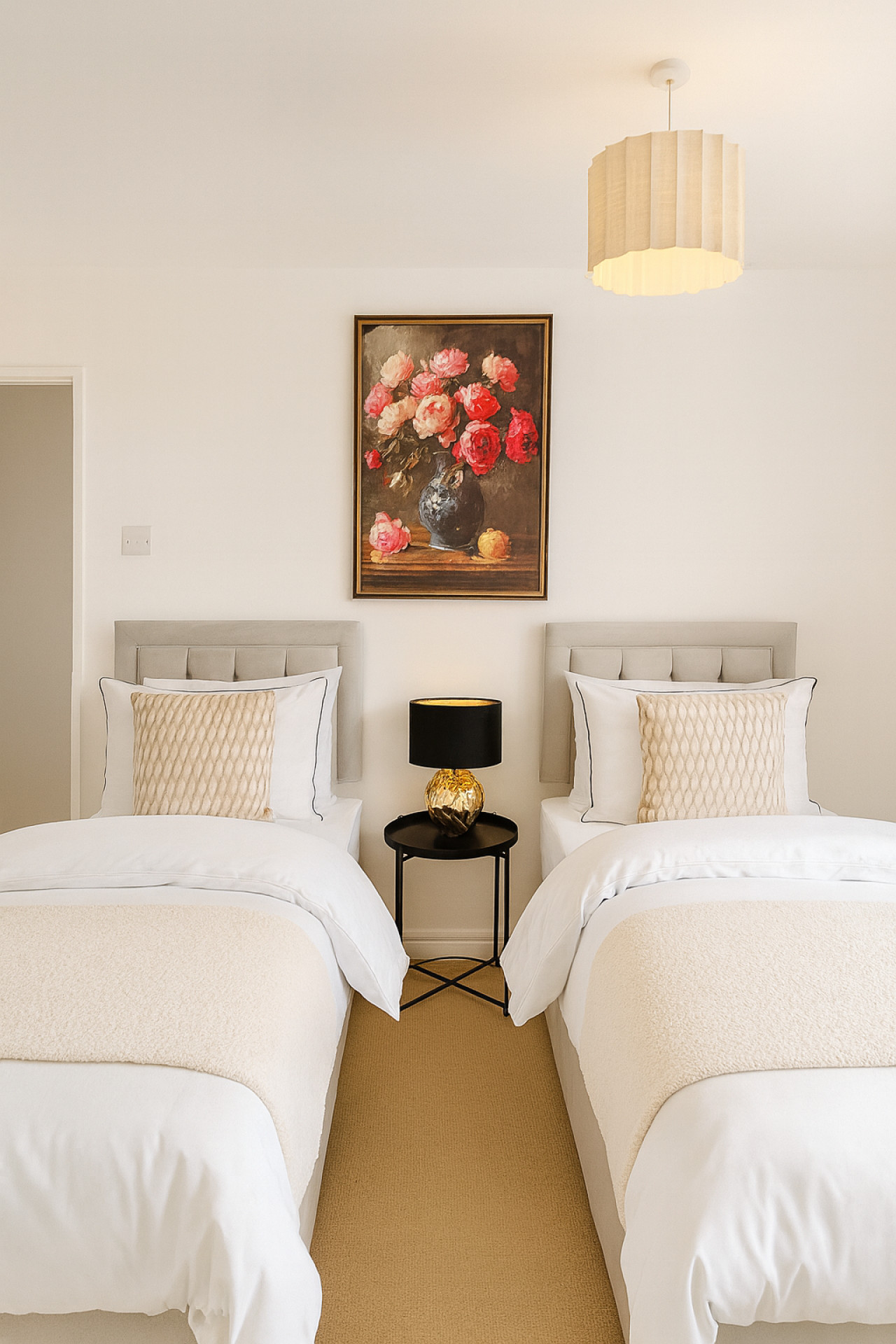 Kempston Home| Sleeps 7-9 | Long Stays | Parking in The Alders - Property image 10 - VivreStays
