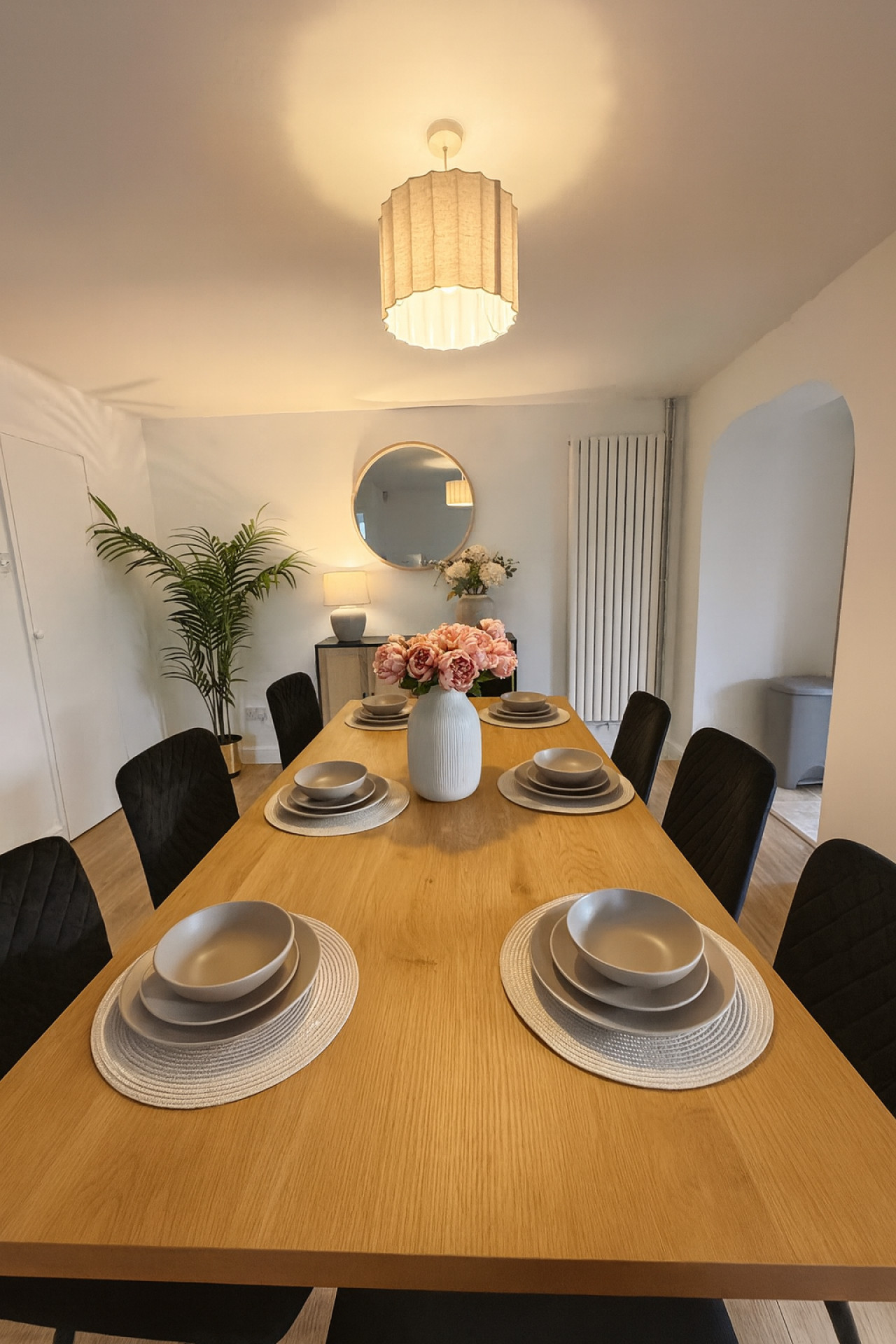 Kempston Home| Sleeps 7-9 | Long Stays | Parking in The Alders - Property image 12 - VivreStays