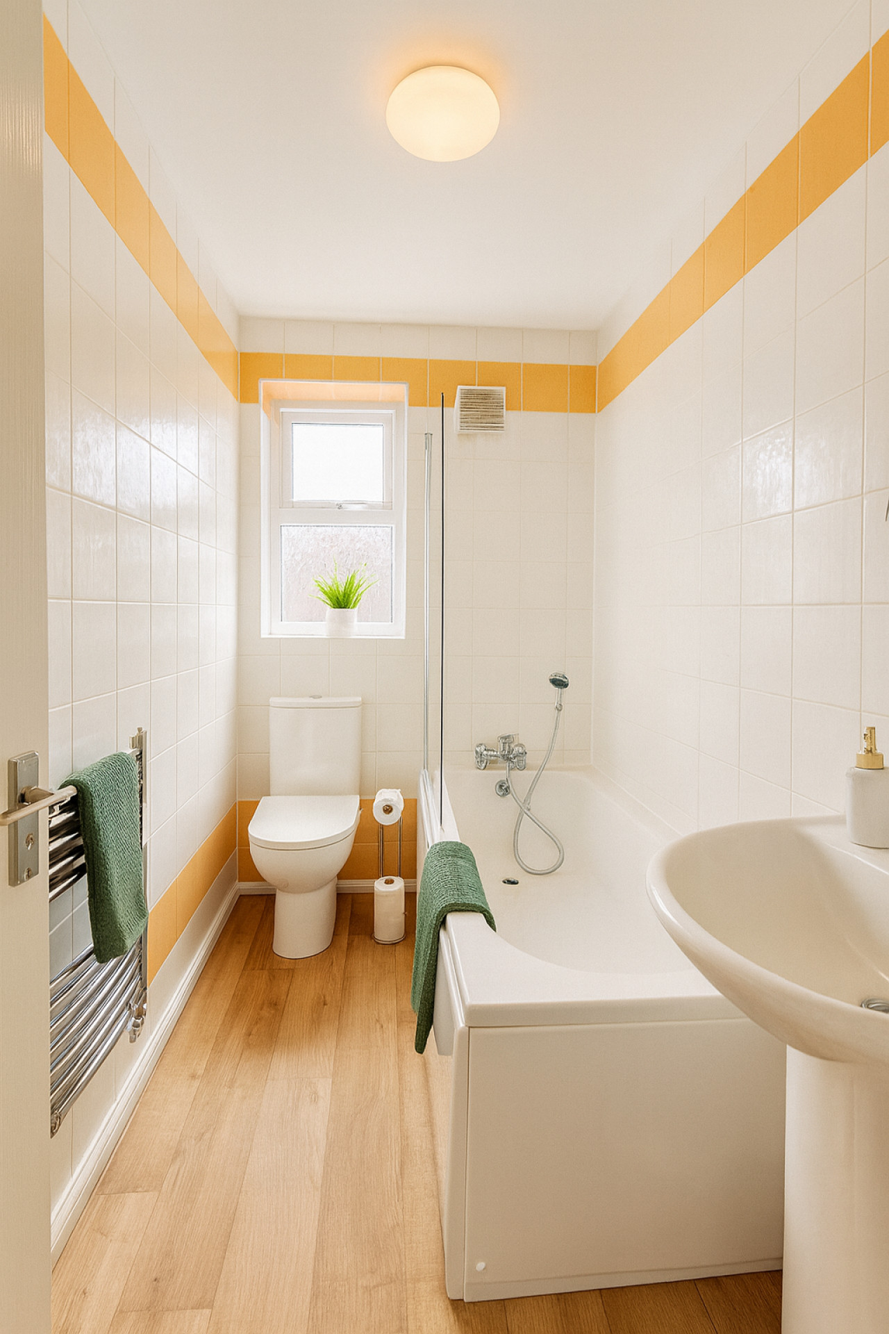 Kempston Home| Sleeps 7-9 | Long Stays | Parking in The Alders - Property image 18 - VivreStays