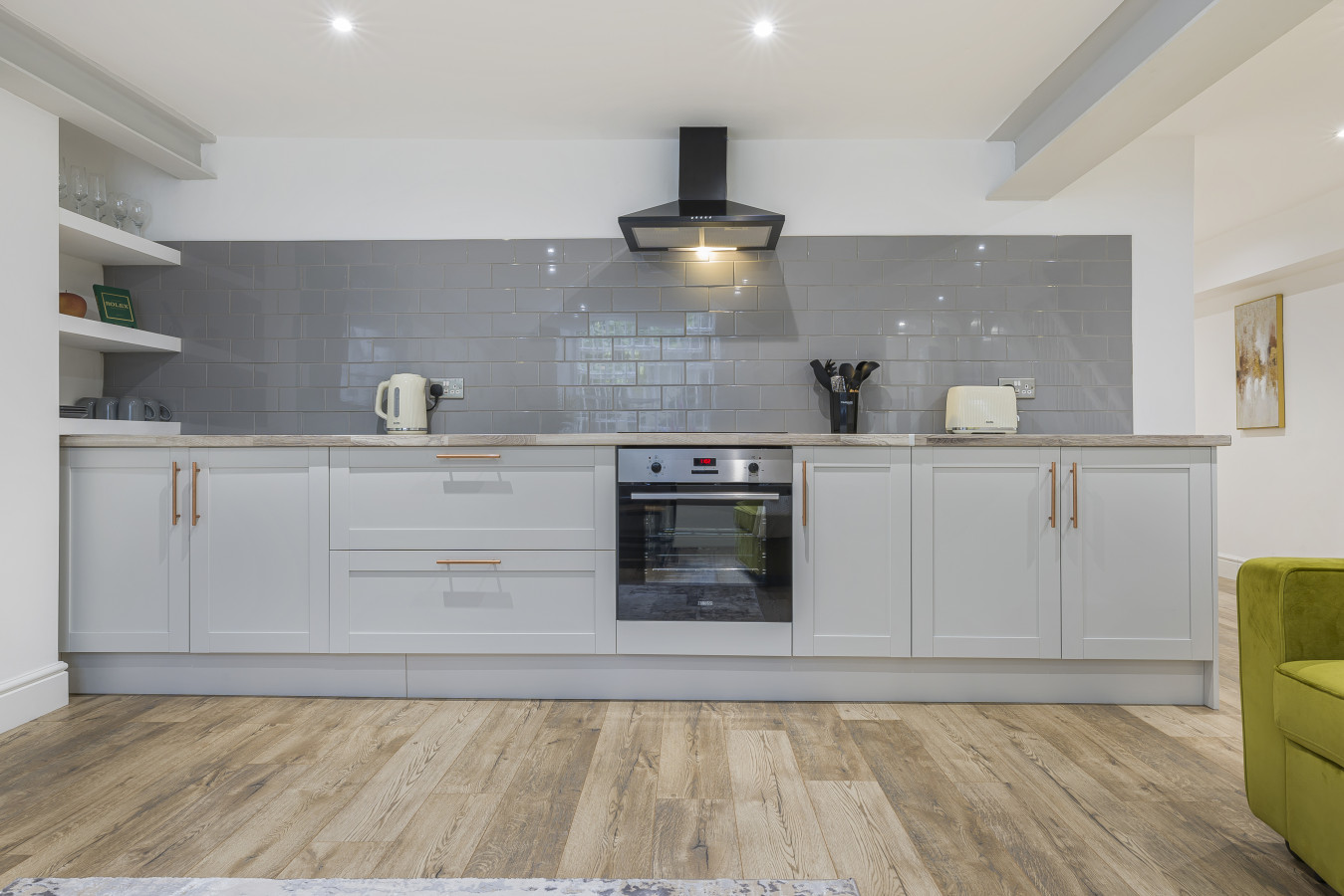 Central | 2BR | Near Pier & Dome | Free Parking in Marlborough Place - Property image 9 - VivreStays