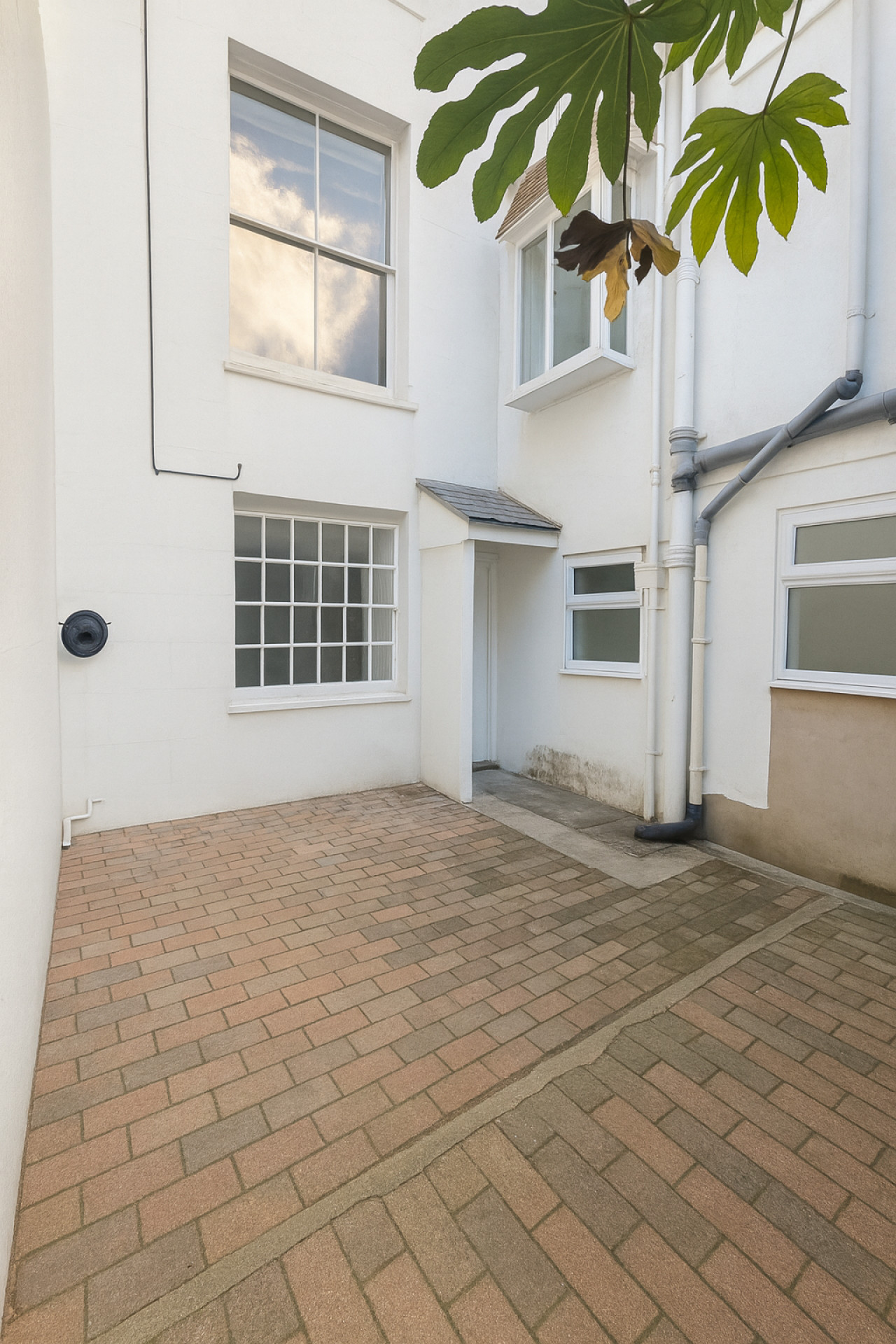 Central | 2BR | Near Pier & Dome | Free Parking in Marlborough Place - Property image 32 - VivreStays