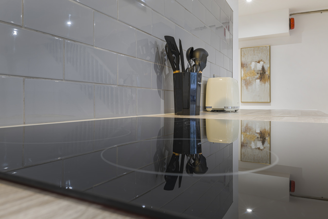 Central | 2BR | Near Pier & Dome | Free Parking in Marlborough Place - Property image 15 - VivreStays