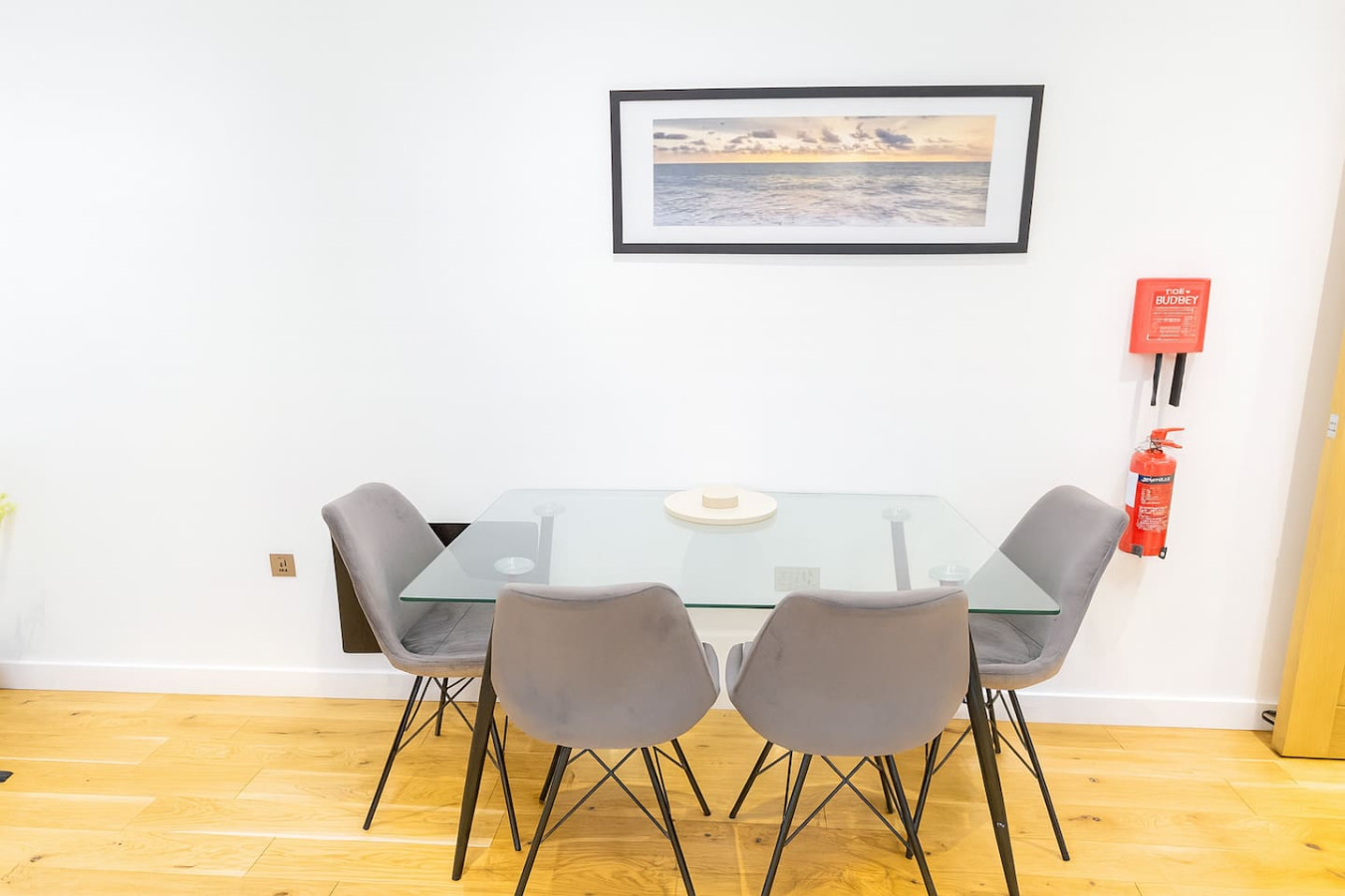 Camden Escape | Birmingham | 2 Beds | Sleeps 4 in Camden Grove - Property image 3 - VivreStays