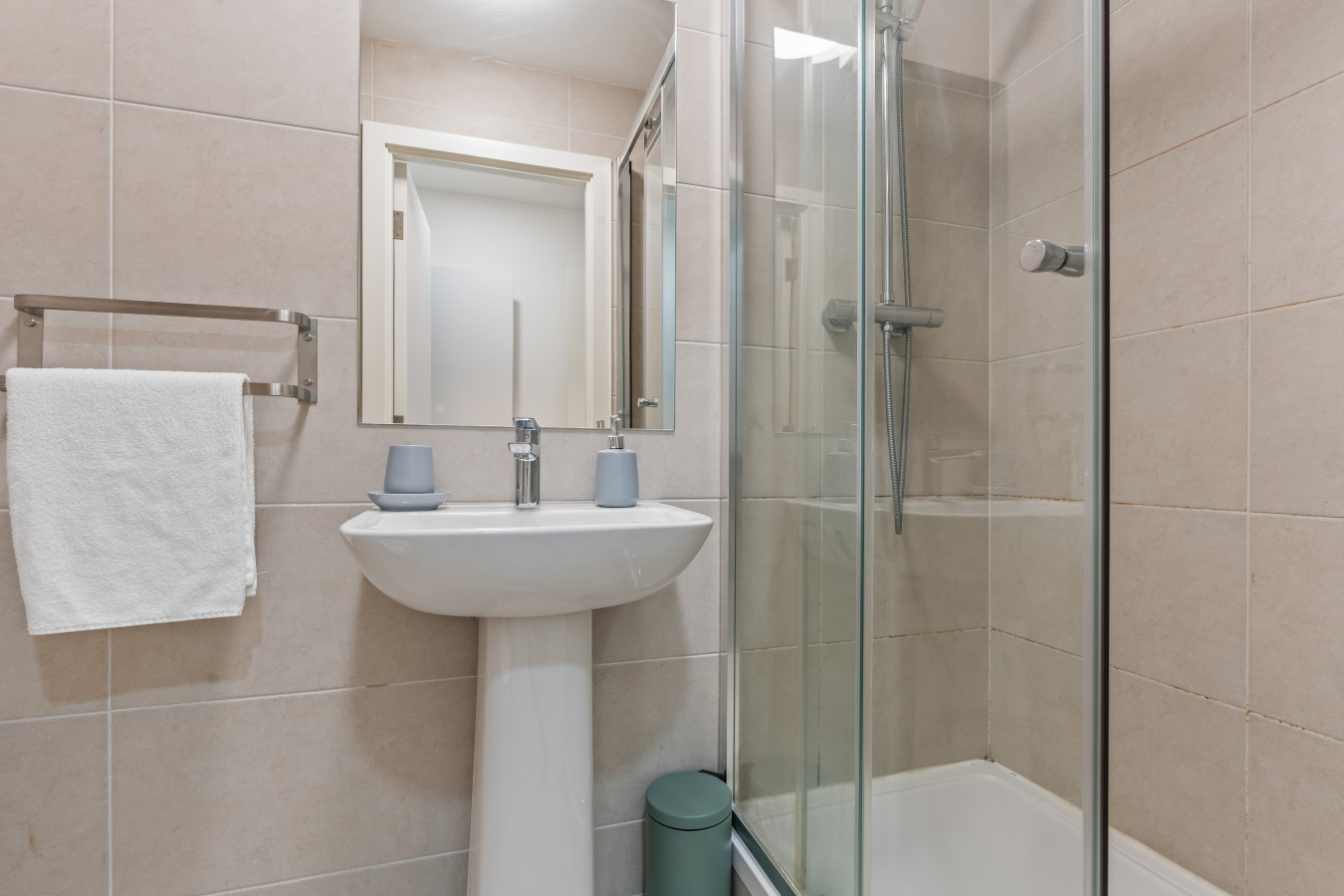 3 Bed | 3 Bath | Sleeps 6 | Arena | Leeds Central in Back Hyde Terrace - Property image 25 - VivreStays