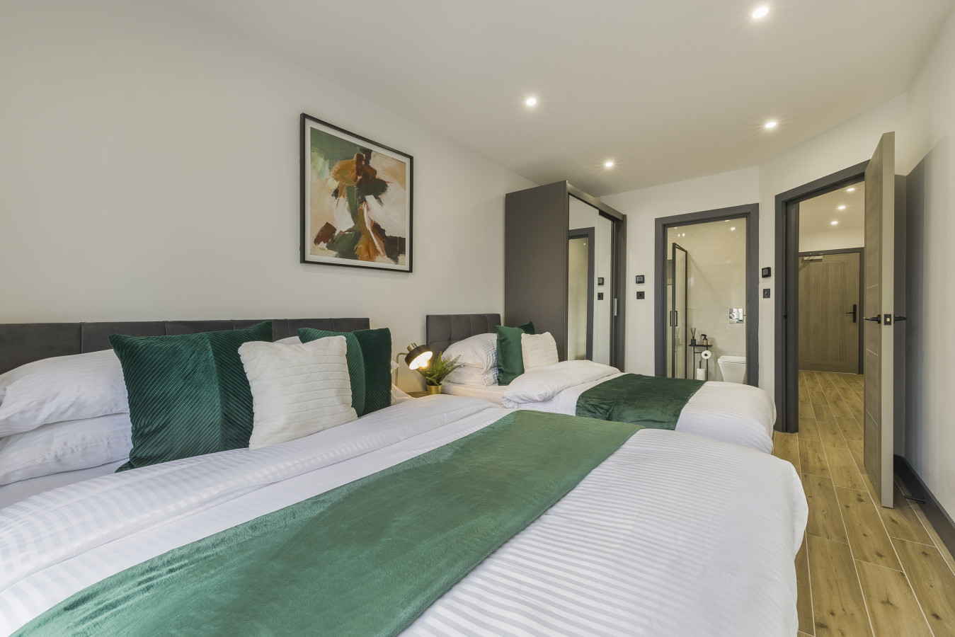 Majestic House | 2 BR | Borehamwood Station in Majestic House, Shenley Road - Property image 2 - VivreStays