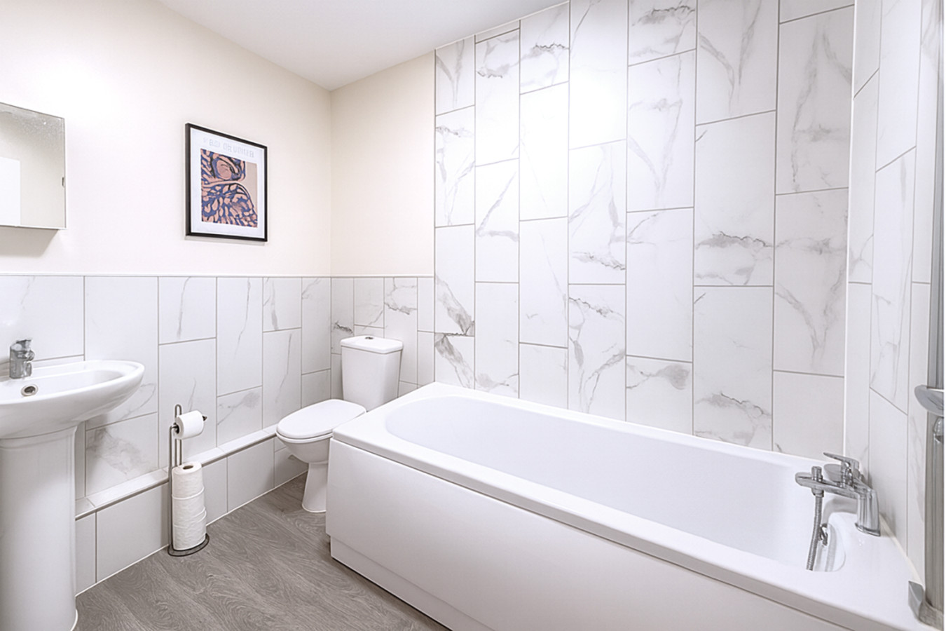 Cardiff 3BR Suite | Contractors | Sleeps up to 8 in CF24 1QA, Emerald Street, Wales, United Kingdom - Property image 9 - VivreStays