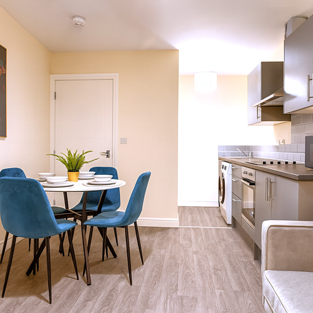 Cardiff Emerald Suite | Contractors | Sleeps up to 5 in CF24 1QA, Emerald Street, Wales, United Kingdom - Property image 6 - VivreStays
