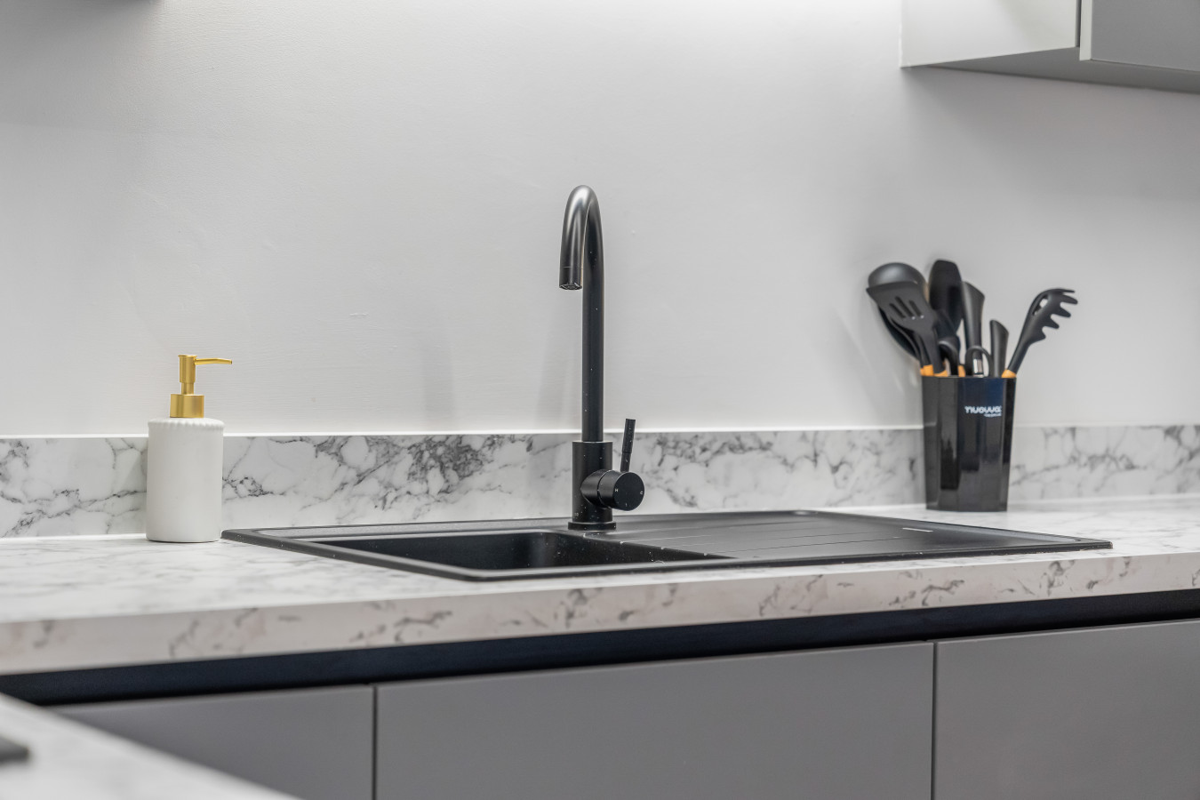 Vittoria Quarter Apartment | 2 Bedrooms | Sleeps 6 in 22 Vittoria Street - Property image 20 - VivreStays