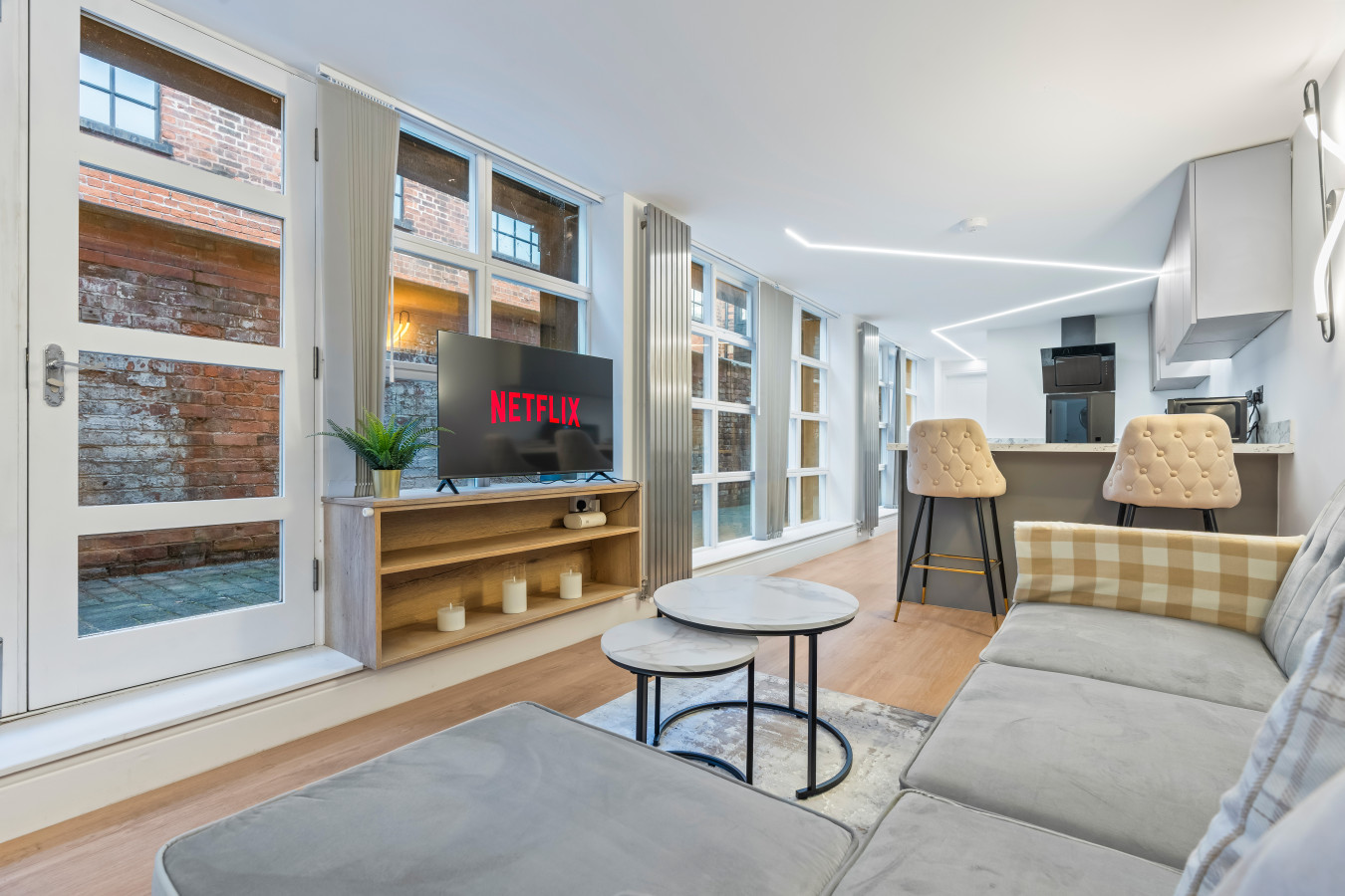 Vittoria Quarter Apartment | 2 Bedrooms | Sleeps 6 serviced apartment - Birmingham - VivreStays