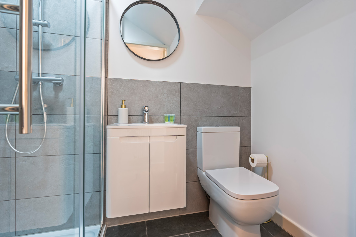 Reservoir Residence • 3-Bed Home & Nearby Parking in Reservoir Retreat - Property image 25 - VivreStays
