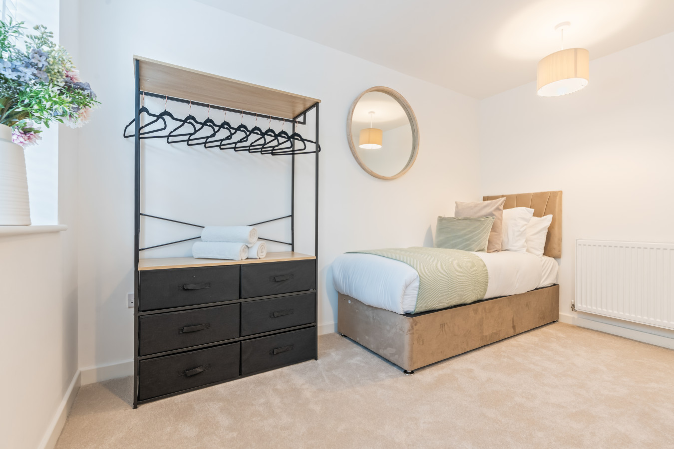 Reservoir Residence • 3-Bed Home & Nearby Parking in Reservoir Retreat - Property image 11 - VivreStays