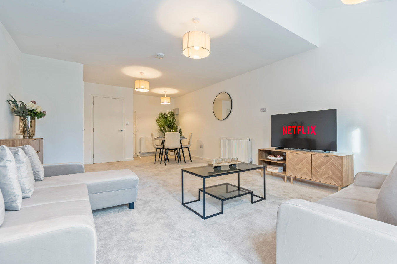 Reservoir Residence • 3-Bed Home & Nearby Parking serviced apartment - UK - VivreStays