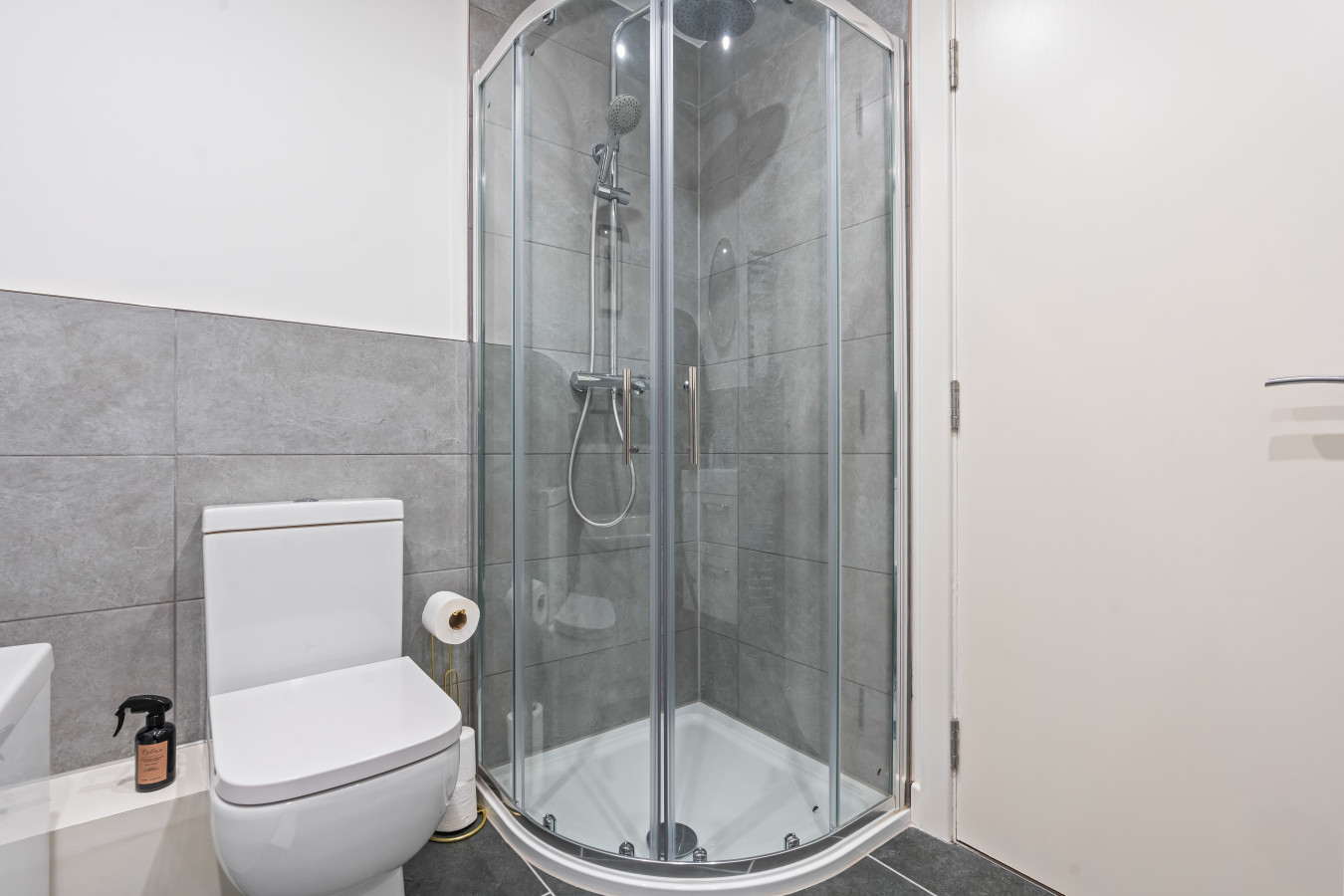 Reservoir Residence • 3-Bed Home & Nearby Parking in Reservoir Retreat - Property image 16 - VivreStays
